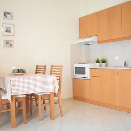 Lazos Apartment *